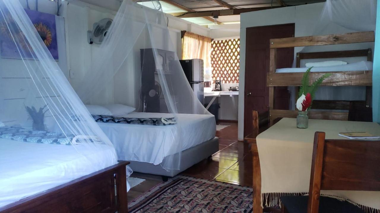 Hostal Cecilia Puerto Viejo de Talamanca Экстерьер фото