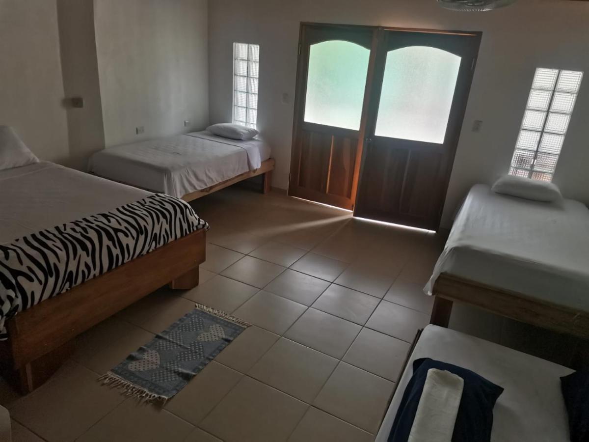 Hostal Cecilia Puerto Viejo de Talamanca Экстерьер фото