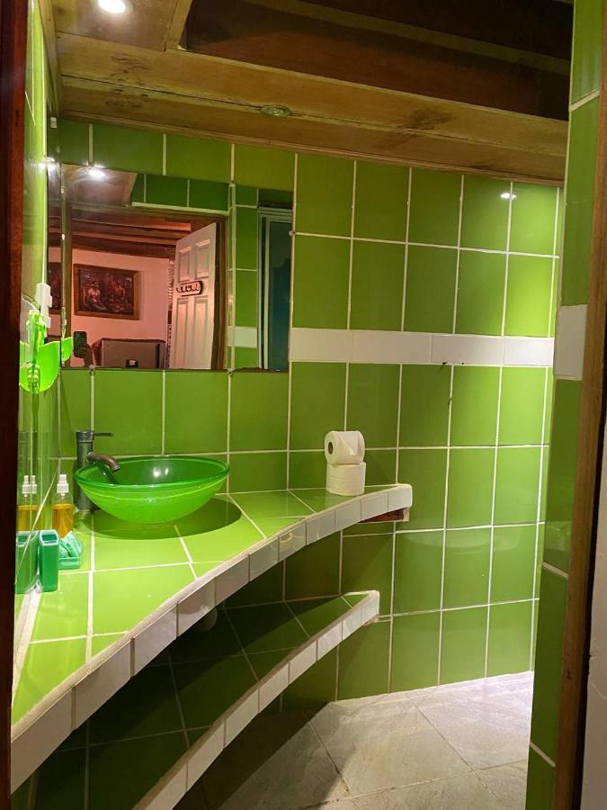 Hostal Cecilia Puerto Viejo de Talamanca Экстерьер фото