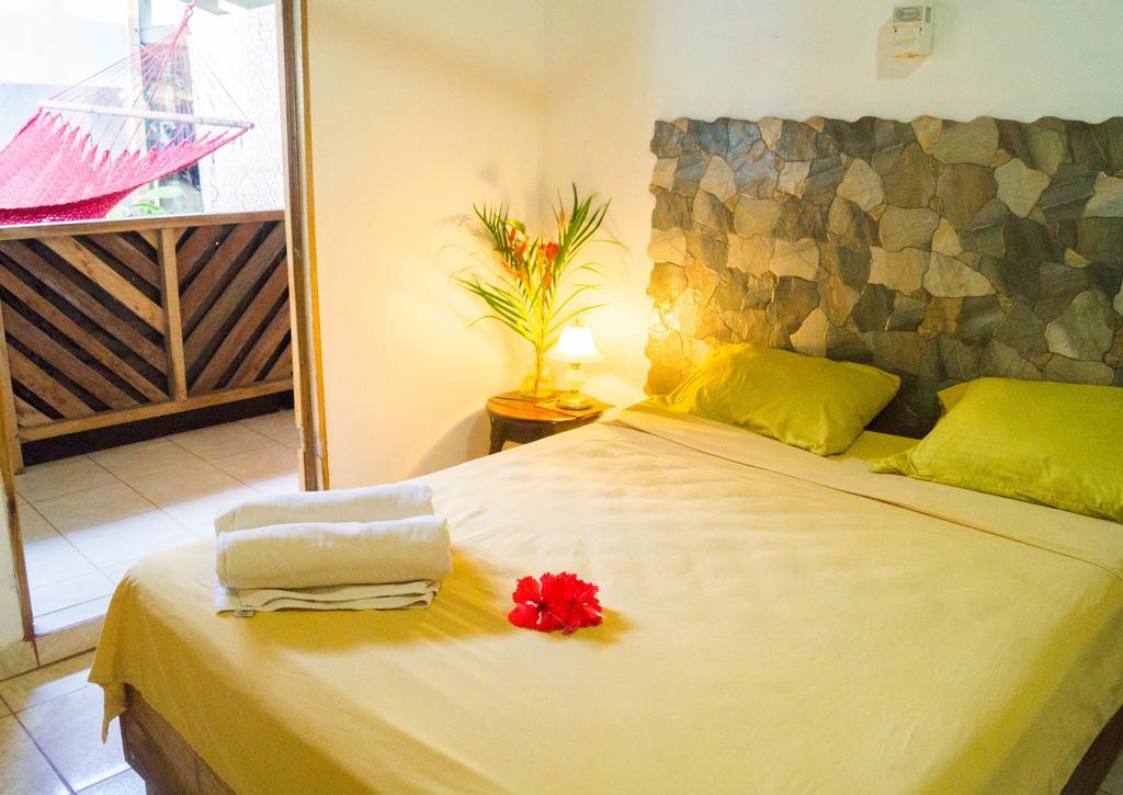 Hostal Cecilia Puerto Viejo de Talamanca Экстерьер фото