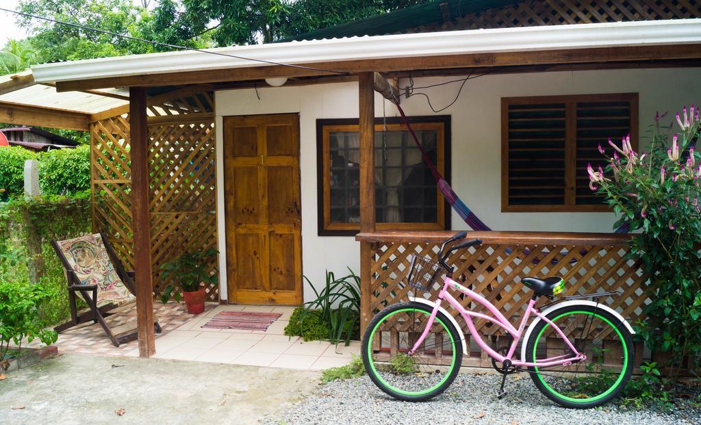 Hostal Cecilia Puerto Viejo de Talamanca Экстерьер фото