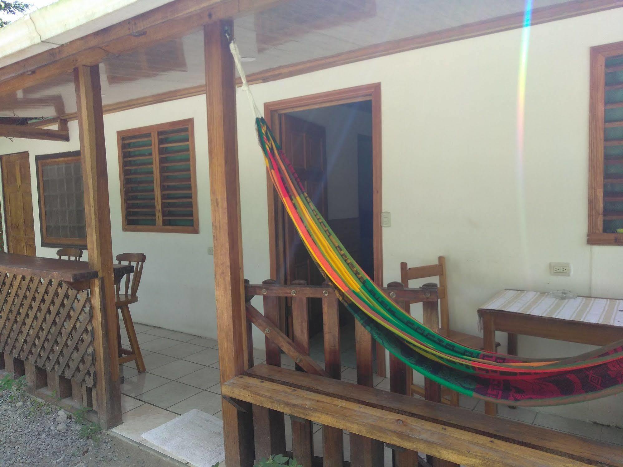 Hostal Cecilia Puerto Viejo de Talamanca Экстерьер фото