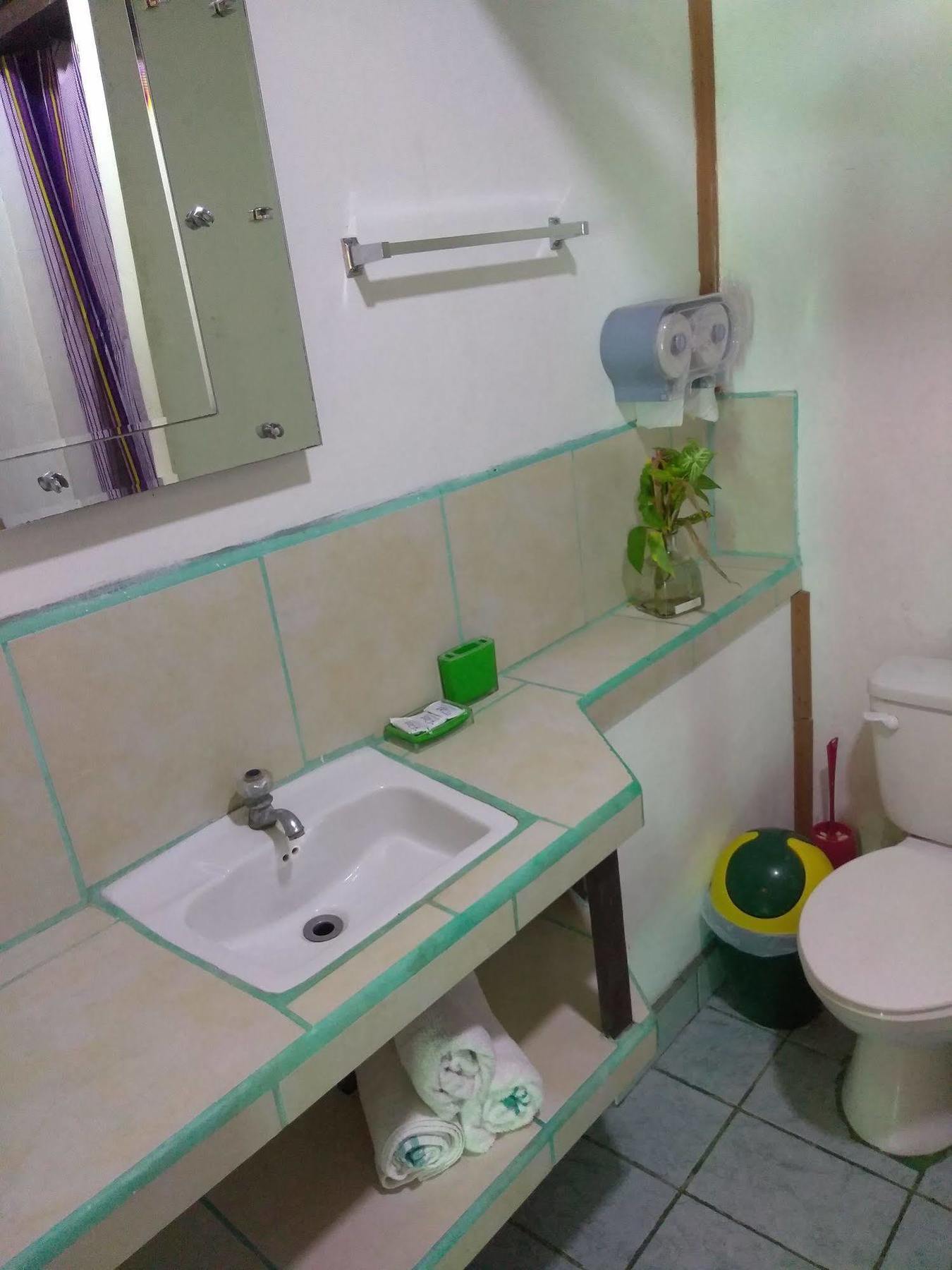 Hostal Cecilia Puerto Viejo de Talamanca Экстерьер фото