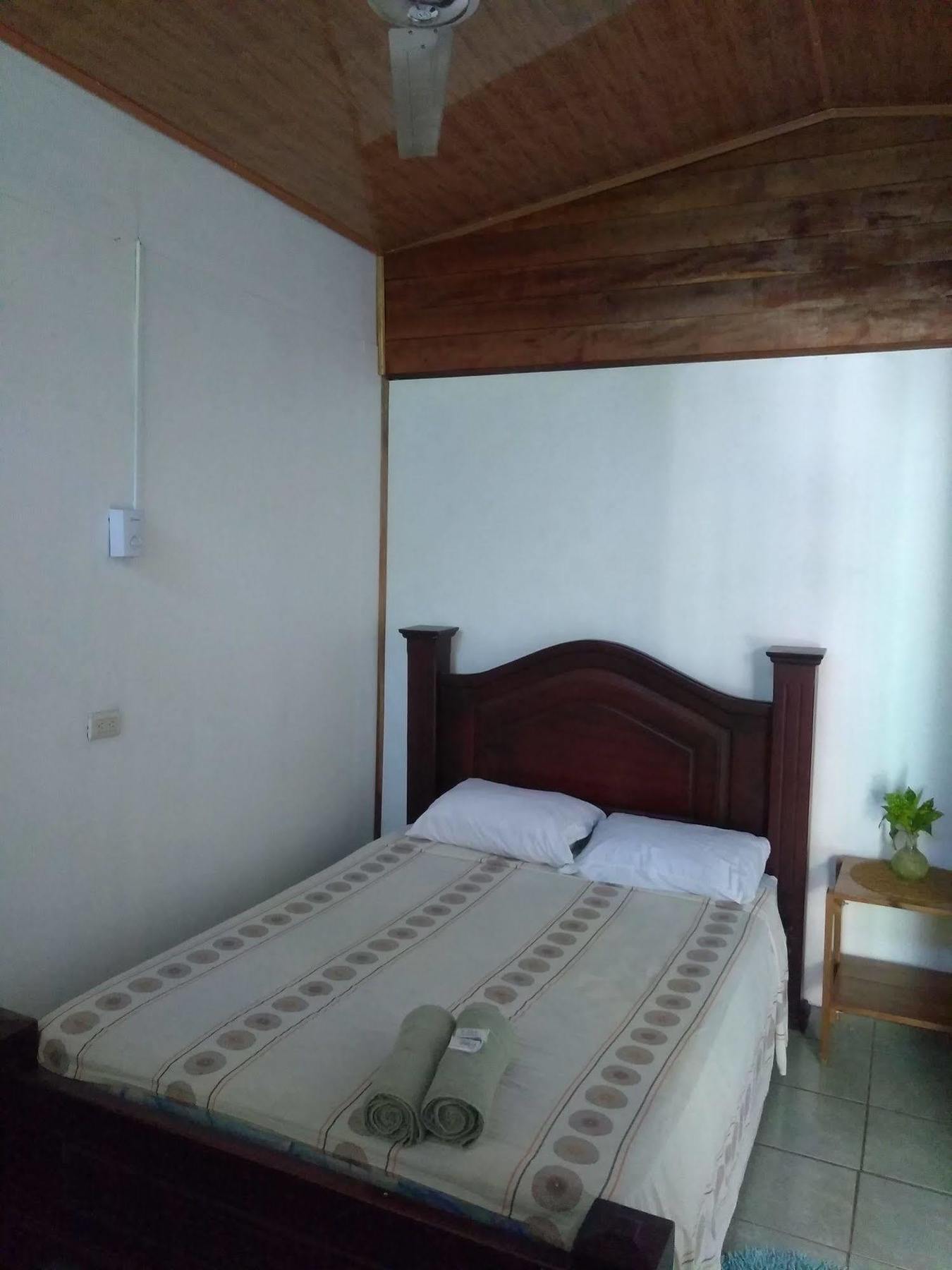 Hostal Cecilia Puerto Viejo de Talamanca Экстерьер фото