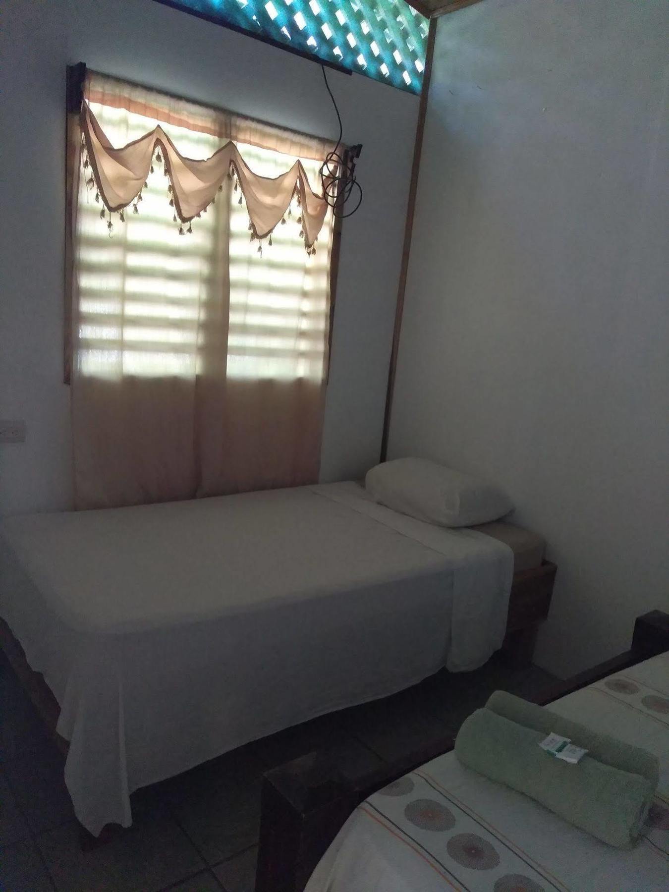 Hostal Cecilia Puerto Viejo de Talamanca Экстерьер фото