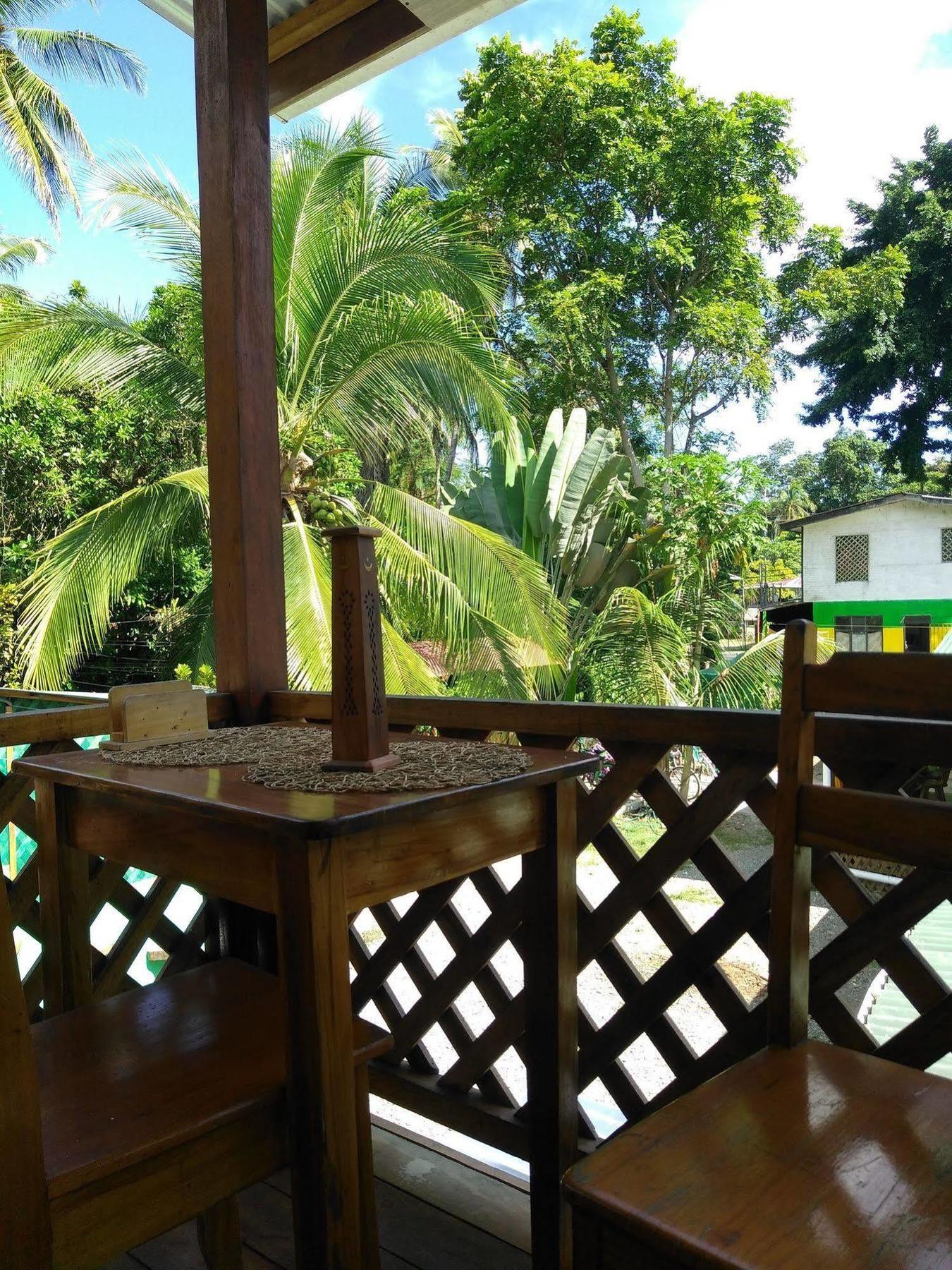 Hostal Cecilia Puerto Viejo de Talamanca Экстерьер фото