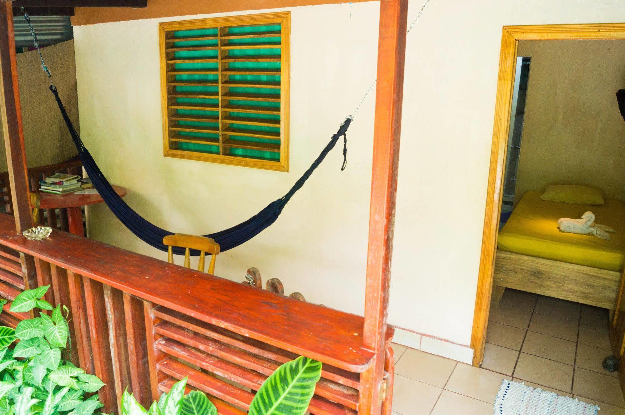 Hostal Cecilia Puerto Viejo de Talamanca Экстерьер фото