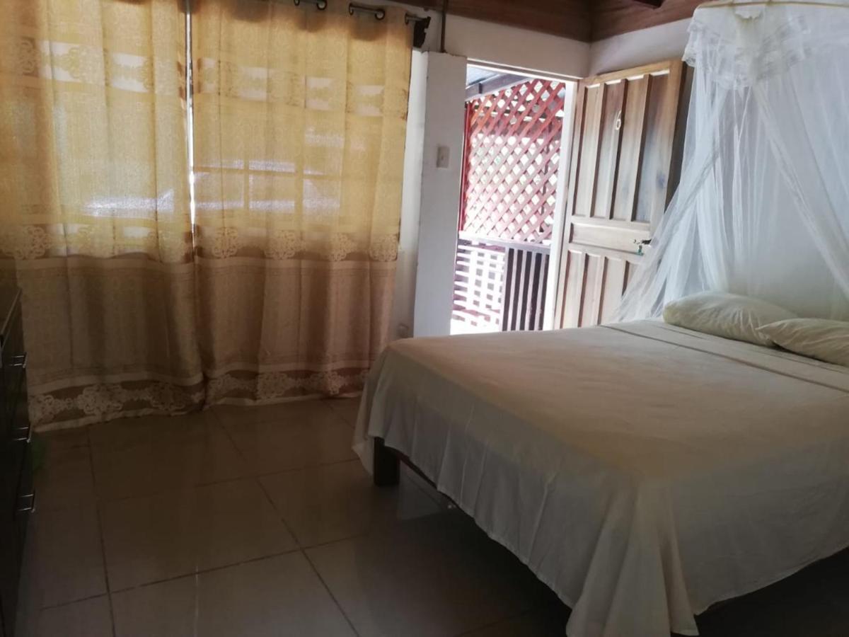 Hostal Cecilia Puerto Viejo de Talamanca Экстерьер фото
